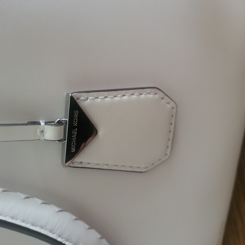 Convertible Michael Kors Bag - Picture 9 of 16